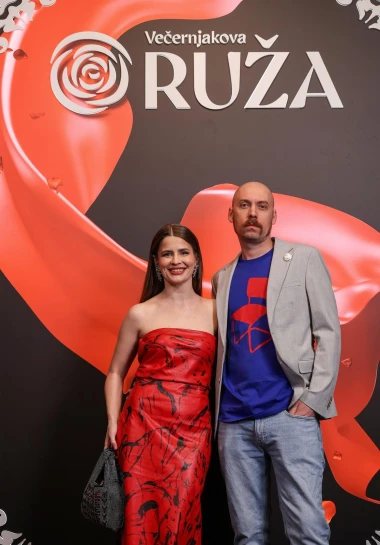 Antonija Blaće zablistala na Večernjakovoj ruži, evo tko je jo&scaron; pro&scaron;etao crvenim tepihom