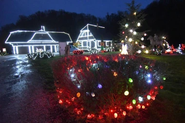 Uskrsna čarolija svjetla: Obitelj Salaj ukrasila imanje s čak 60.000 pisanica