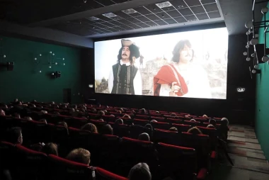 Slavni i poznati na premijeri filma 'Zrinski': U publici bili Ivančica Pahor, Stipe Mesić i brojni drugi