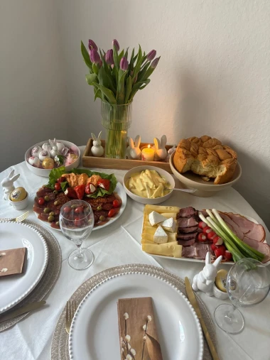 Sretan Uskrs! 50 fotografija uskrsnog doručka na&scaron;ih čitatelja - svi stolovi su prekrasni na svoj način