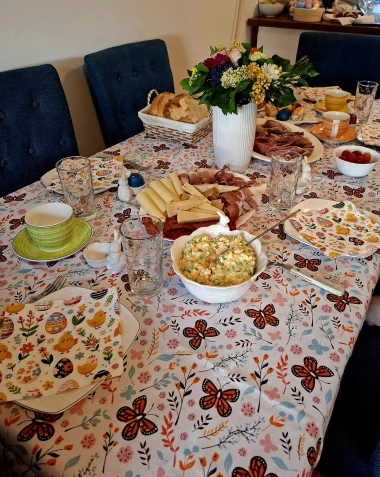 Sretan Uskrs! 50 fotografija uskrsnog doručka na&scaron;ih čitatelja - svi stolovi su prekrasni na svoj način