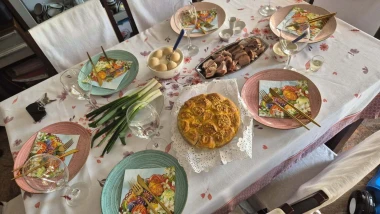 Sretan Uskrs! 50 fotografija uskrsnog doručka na&scaron;ih čitatelja - svi stolovi su prekrasni na svoj način