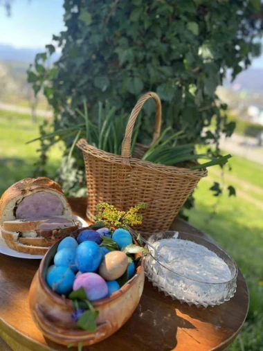 Sretan Uskrs! 50 fotografija uskrsnog doručka na&scaron;ih čitatelja - svi stolovi su prekrasni na svoj način