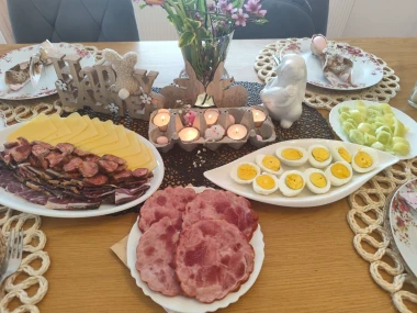 Sretan Uskrs! 50 fotografija uskrsnog doručka na&scaron;ih čitatelja - svi stolovi su prekrasni na svoj način