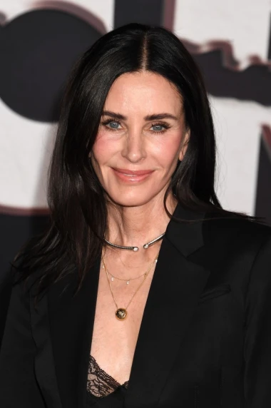 Izgledaju kao druge osobe: Slavne dame koje su estetski zahvati potpuno promijenili