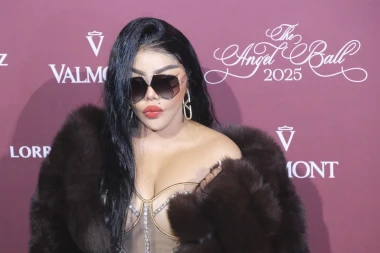 Izgledaju kao druge osobe: Slavne dame koje su estetski zahvati potpuno promijenili