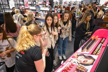 Sephora je otvorena, vlada potpuna ludnica: Zagrepčanke satima čekale da uđu