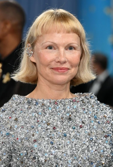 Od duge kose do odvažnog reza: Slavne dame koje su nas zapanjile kratkom kosom