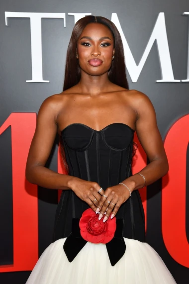 Hailey Bieber u srebrnoj čipki, Dakota Johnson poput boginje: Spektakularni outfiti TIME 100 Gale