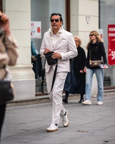 Mu&scaron;karci na &scaron;pici pokazali kako se nosi proljeće: Stylish outfiti u prvom planu