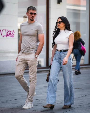 Mu&scaron;karci na &scaron;pici pokazali kako se nosi proljeće: Stylish outfiti u prvom planu