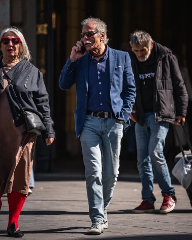 Mu&scaron;karci na &scaron;pici pokazali kako se nosi proljeće: Stylish outfiti u prvom planu