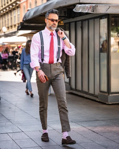 Mu&scaron;karci na &scaron;pici pokazali kako se nosi proljeće: Stylish outfiti u prvom planu