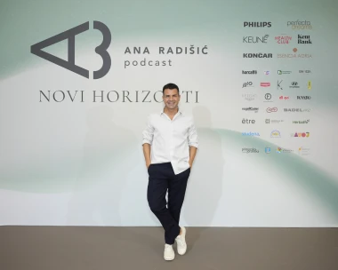 Ana Radi&scaron;ić okupila brojne poznate: Marijana Mikulić spojila hit proljetne komade