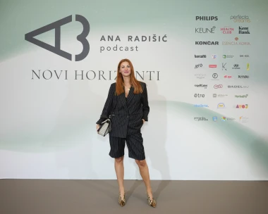 Ana Radi&scaron;ić okupila brojne poznate: Marijana Mikulić spojila hit proljetne komade