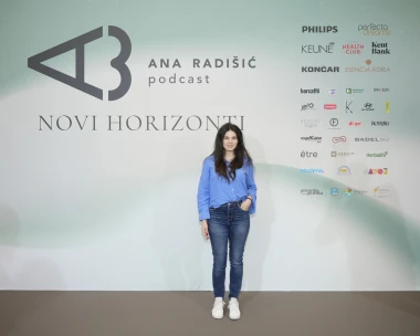 Ana Radi&scaron;ić okupila brojne poznate: Marijana Mikulić spojila hit proljetne komade