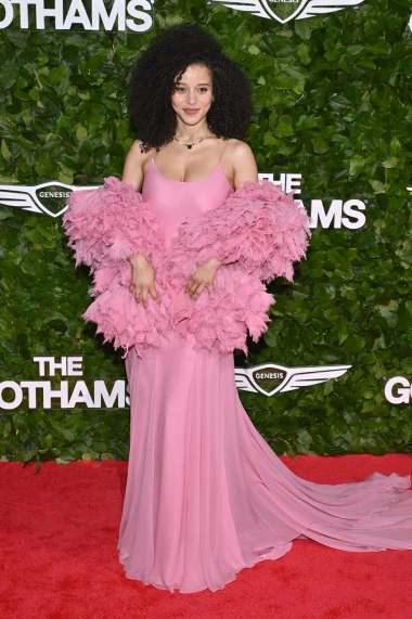 Kerry Washington u zlatu, Michelle Pfeiffer u boji slonovače na Gotham TV Awardsu