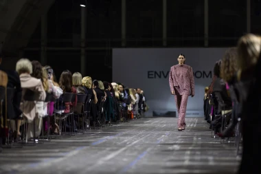Spektakl mode i emocija: eNVy room kroz nezaboravno iskustvo predstavio novu kolekciju Proljeće/Ljeto 2026.