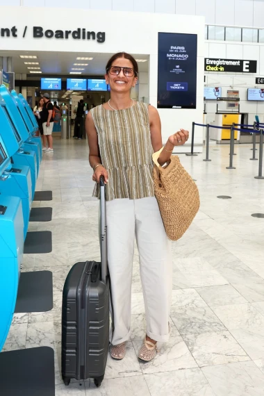 Elegantne i u avionu: Putnice iz Nice pokazale kako putovati sa stilom