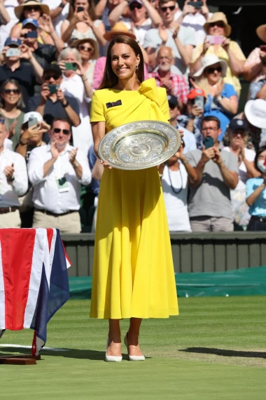 Kate Middleton majstorski reciklira modu: Istu haljinu stilizirala na tri načina