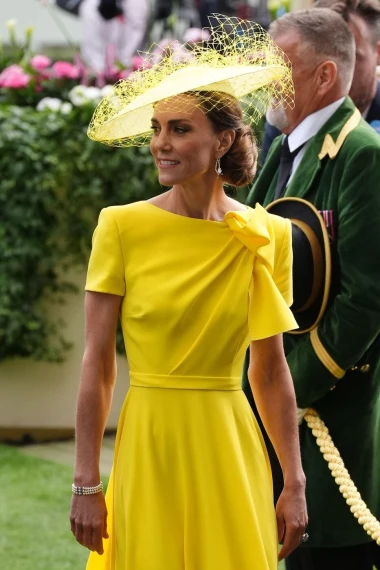 Kate Middleton majstorski reciklira modu: Istu haljinu stilizirala na tri načina