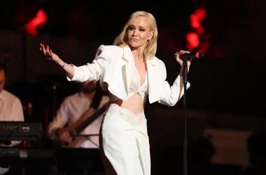Jelena Rozga u fantastičnom odijelu proslavila 30 godina karijere, izgleda besprijekorno