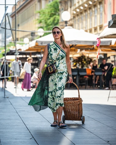 Najvrelija &scaron;pica do sad! Zagrepčanke pokazale noge u kratkim haljinama, ovo se zove moda