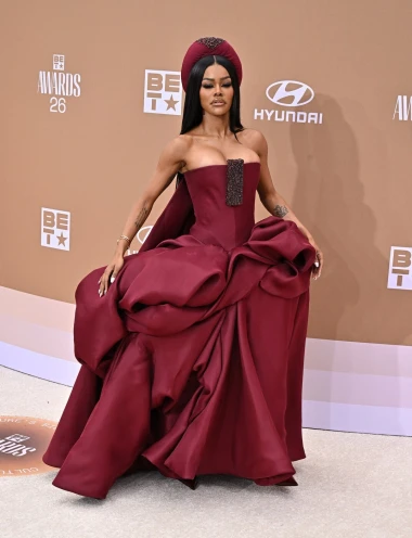 Teyana Taylor slavila na dodjeli BET Awards u neobičnoj haljini: Morate vidjeti ostale
