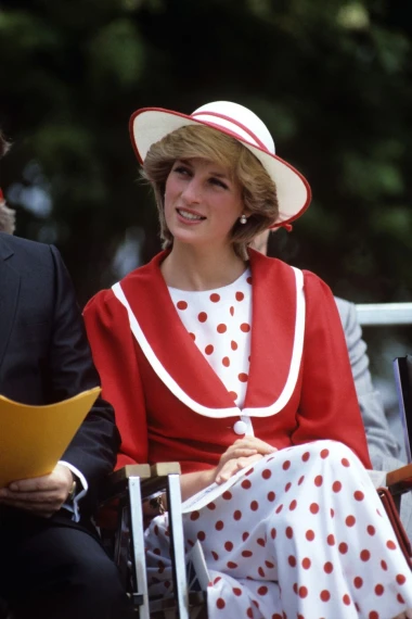 Princeza Diana danas bi slavila 65. rođendan: Ovo su njezini nezaboravni modni hitovi