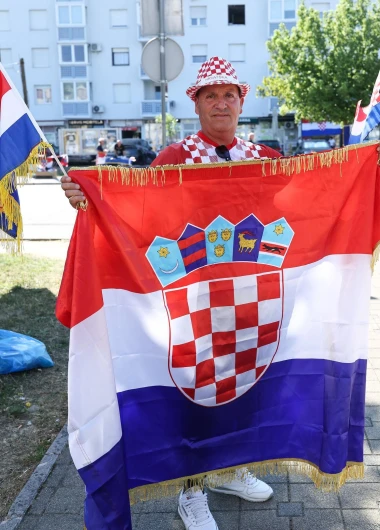 Pogledajte atmosferu iz Zapre&scaron;ića: Tisuće ljudi stigle na Thompsonov koncert