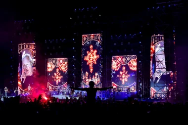 Pogledajte atmosferu iz Zapre&scaron;ića: Tisuće ljudi stigle na Thompsonov koncert