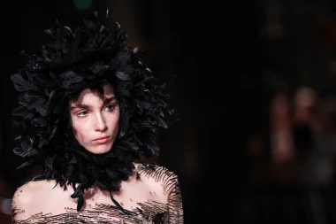 Elie Saab odu&scaron;evio u Parizu: Mistične maske, čipka i rasko&scaron;ne haljine
