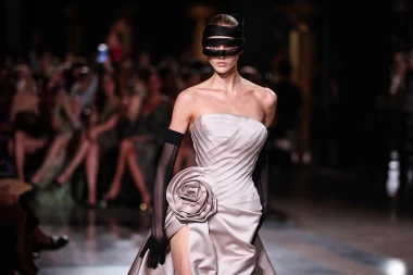 Elie Saab odu&scaron;evio u Parizu: Mistične maske, čipka i rasko&scaron;ne haljine