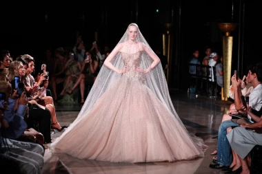 Elie Saab odu&scaron;evio u Parizu: Mistične maske, čipka i rasko&scaron;ne haljine
