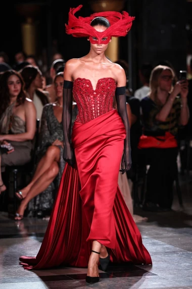 Elie Saab odu&scaron;evio u Parizu: Mistične maske, čipka i rasko&scaron;ne haljine