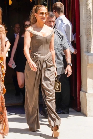 Jennifer Lopez pokorila Pariz: Svaki izlazak bio je modna lekcija iz glamura