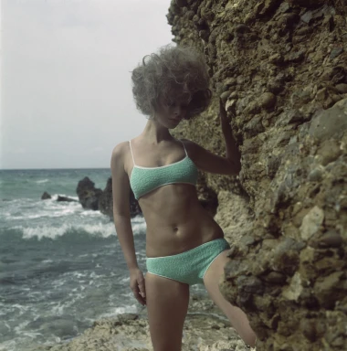Od dugih haljina do tangi: Ovako se moda za plažu promijenila u 100 godina