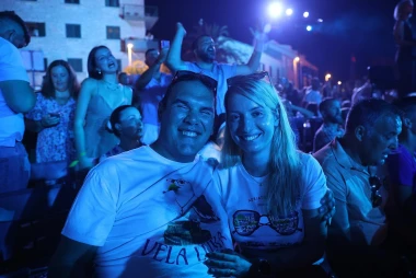 Spektakl u Veloj Luci: Vi&scaron;e od 30 tisuća ljudi odalo počast Oliveru Dragojeviću