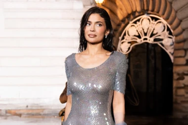 Najveću nesigurnost pretvorila je u milijunski biznis: Evo kako se Kylie Jenner mijenjala kroz godine