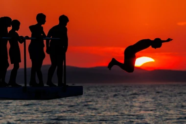 Spektakl na nebu iznad Hrvatske: Pogledajte najljep&scaron;e fotografije pomrčine Sunca