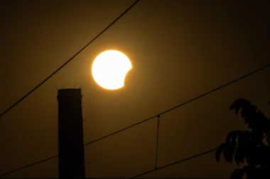 Spektakl na nebu iznad Hrvatske: Pogledajte najljep&scaron;e fotografije pomrčine Sunca