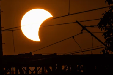 Spektakl na nebu iznad Hrvatske: Pogledajte najljep&scaron;e fotografije pomrčine Sunca