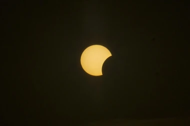 Spektakl na nebu iznad Hrvatske: Pogledajte najljep&scaron;e fotografije pomrčine Sunca