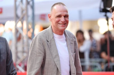Susret Gorana Vi&scaron;njića i Woodyja Harrelsona na crvenom tepihu u Sarajevu zasjenio ženske toalete