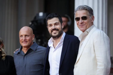 Susret Gorana Vi&scaron;njića i Woodyja Harrelsona na crvenom tepihu u Sarajevu zasjenio ženske toalete