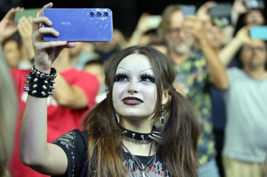 Unikatan make-up ove mlade dame privukao pažnju na koncertu u Varaždinu