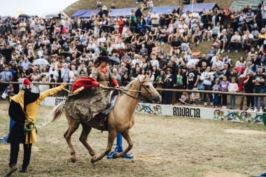 Renesansni festival u Koprivnici odu&scaron;evio posjetitelje, pogledajte fotografije