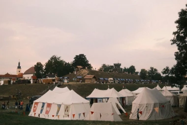 Renesansni festival u Koprivnici odu&scaron;evio posjetitelje, pogledajte fotografije