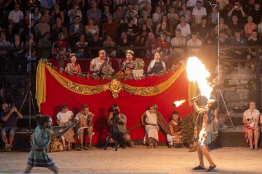Zgodni gladijatori osvajaju Pulu: Pogledajte spektakularne prizore iz rimske Arene