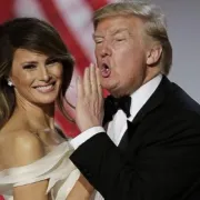 Melania Trump od ljubiteljice kiča postala je kraljica elegancije: Evo kako je tekao stilski razvoj prve dame Amerike